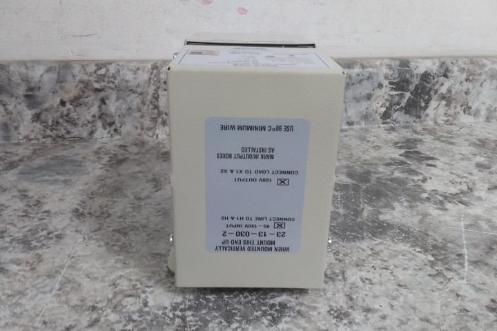 SolaHD 23130302 120/208/240/480VAC Input 120/240VAC Output Power Conditioner
