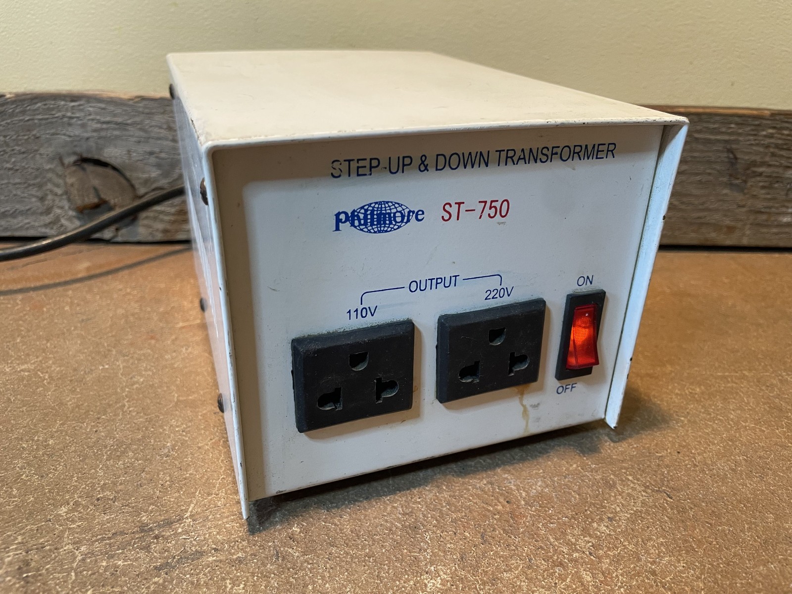 Philmore Mfg. ST 750 Step-Up & Step Down Power Transformer