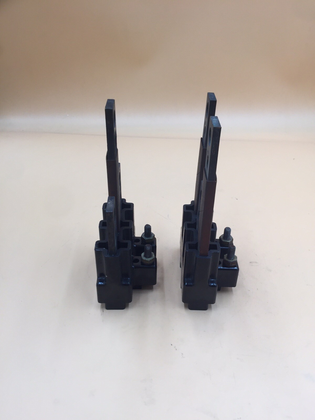 HOUSTON STOCK GE TF23PD2 PLUG IN MOUNTING BASE 225 AMP FREE 2 DAY AIR BUY NOW
