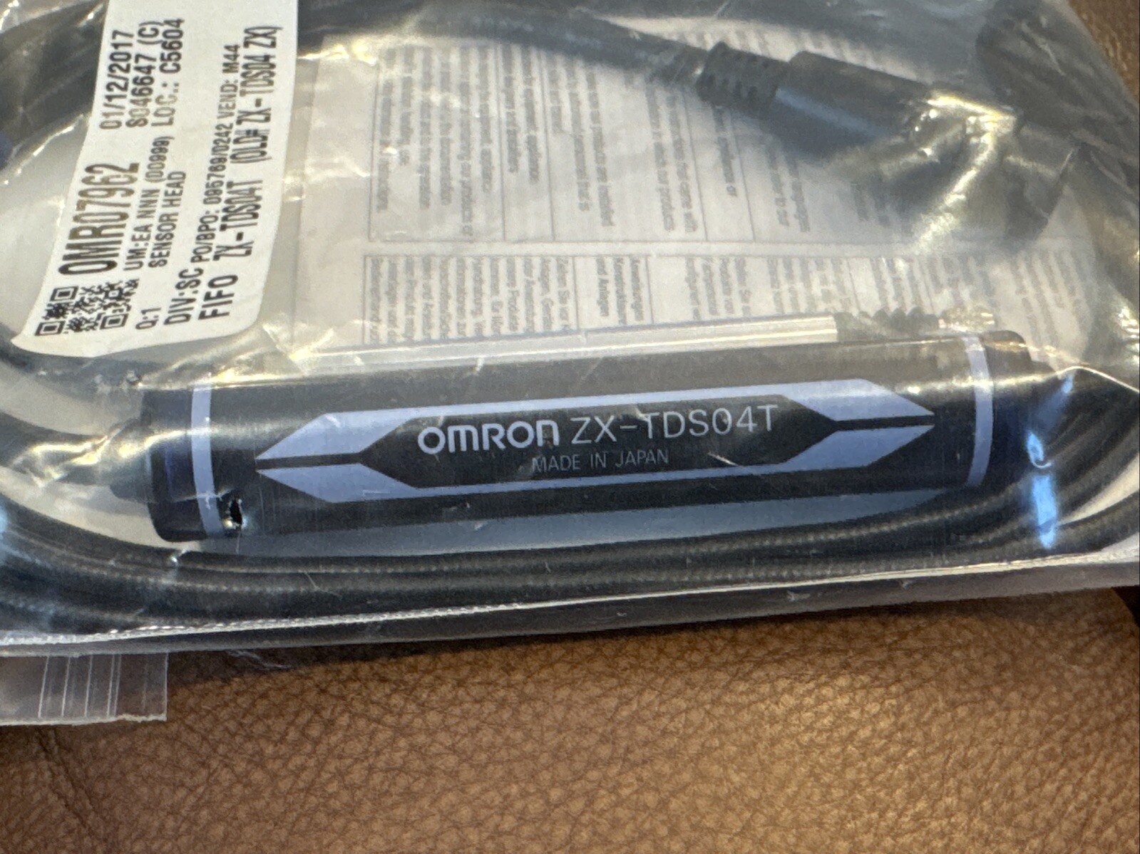 NEW OMRON ZX-TDS04T Contact Displacement Sensor Old# ZX-TDS04 ZX FAST SHIPPING