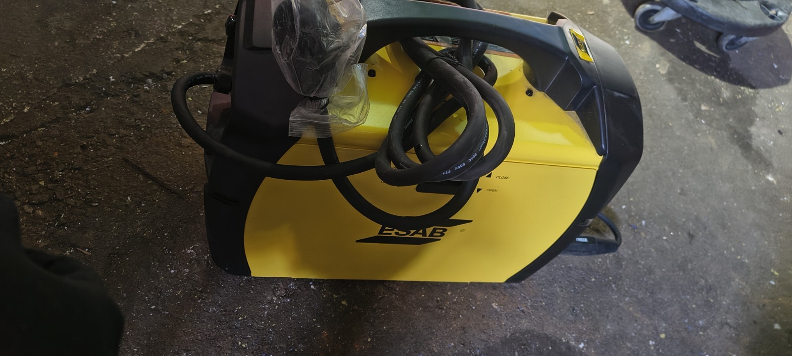 ESAB DC TIG Inverter Welder 120/230V for Steel Light Industrial MPN 0385103087
