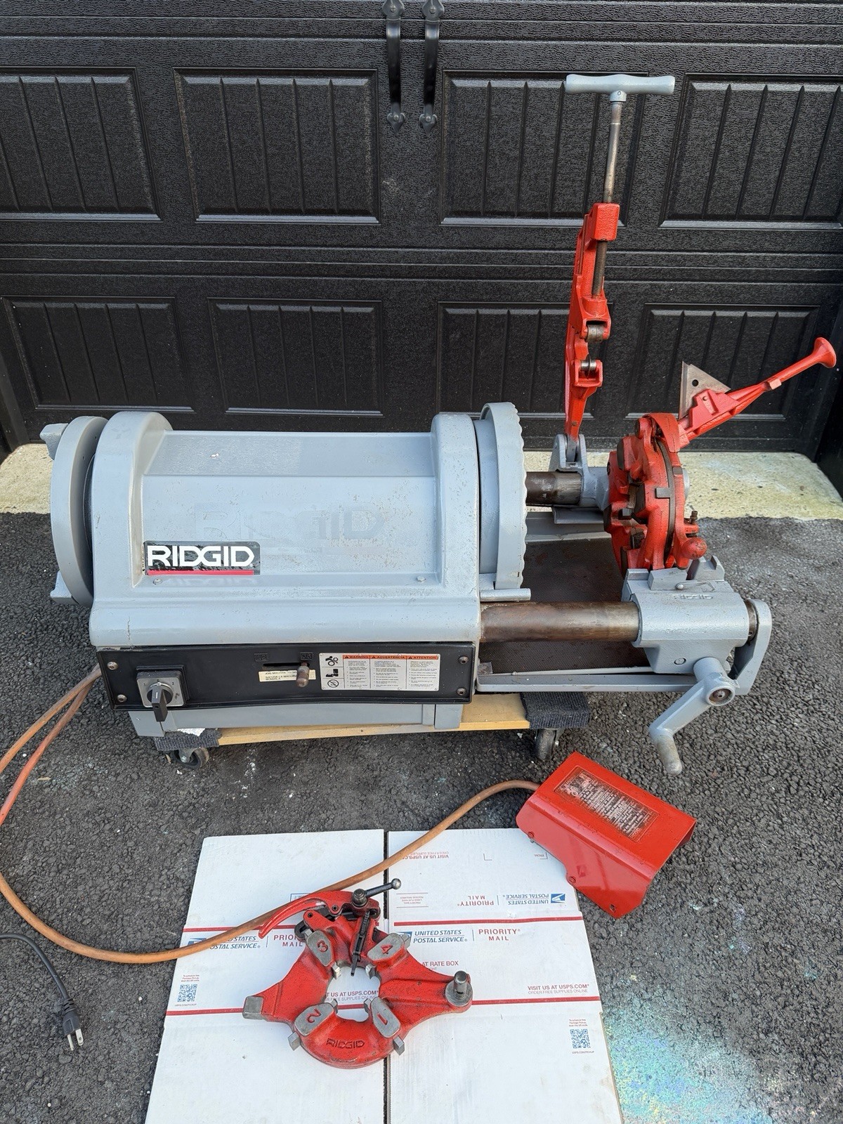 Ridgid 1224 Pipe Threading Machine 1-2 To 4” Pipe Self Oiling Self Opening Great