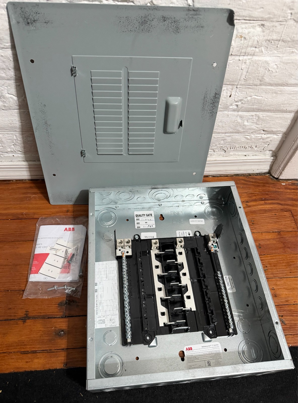 ABB TLMQ1412CCU 125A 14-Space 28-Circuit Indoor Main Lug Load Center (PLS READ)