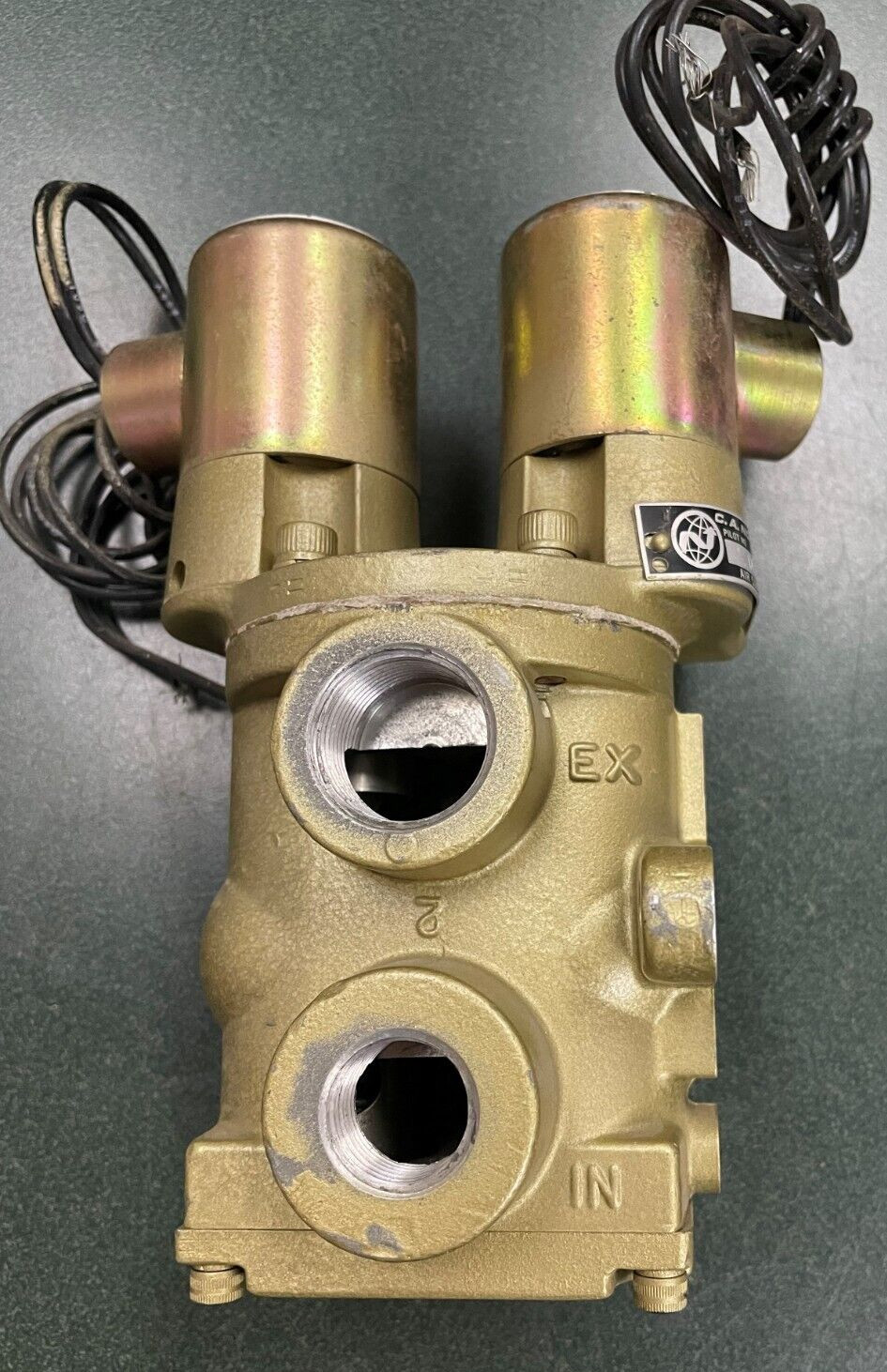 CA Norgren Co. F1024B-00-C0 Air Control Valve, Coil# 2361-04