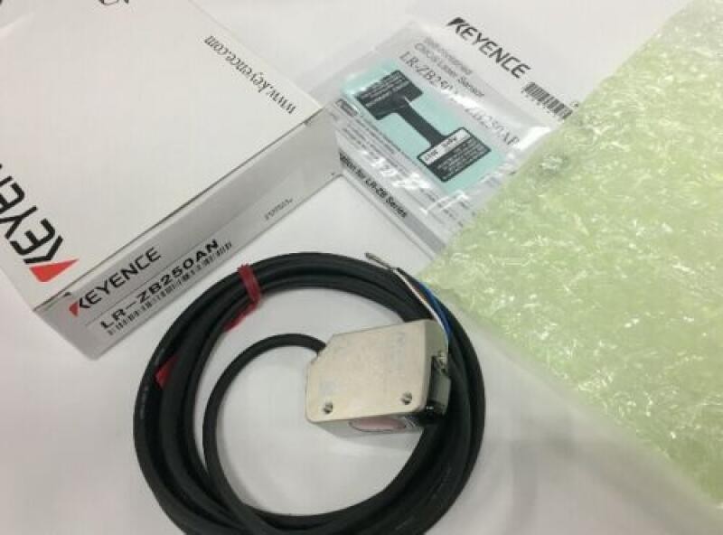 KEYENCE LR-ZB250AN Laser Sensor New