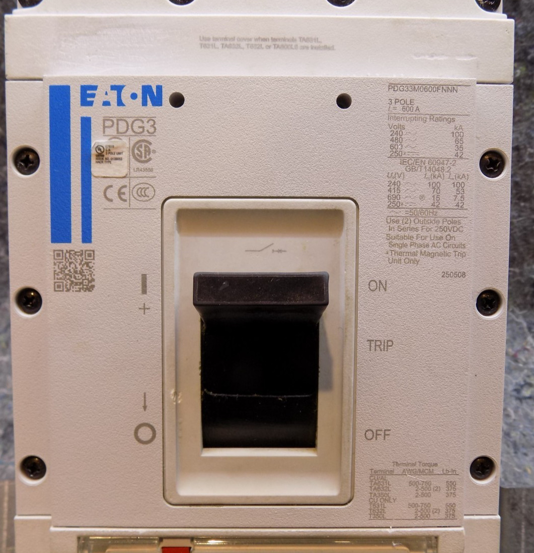 Eaton PDG33M0600FNNN Breaker w/ PDG3XTFA3H400 (400A) trip unit & MB hardware kit