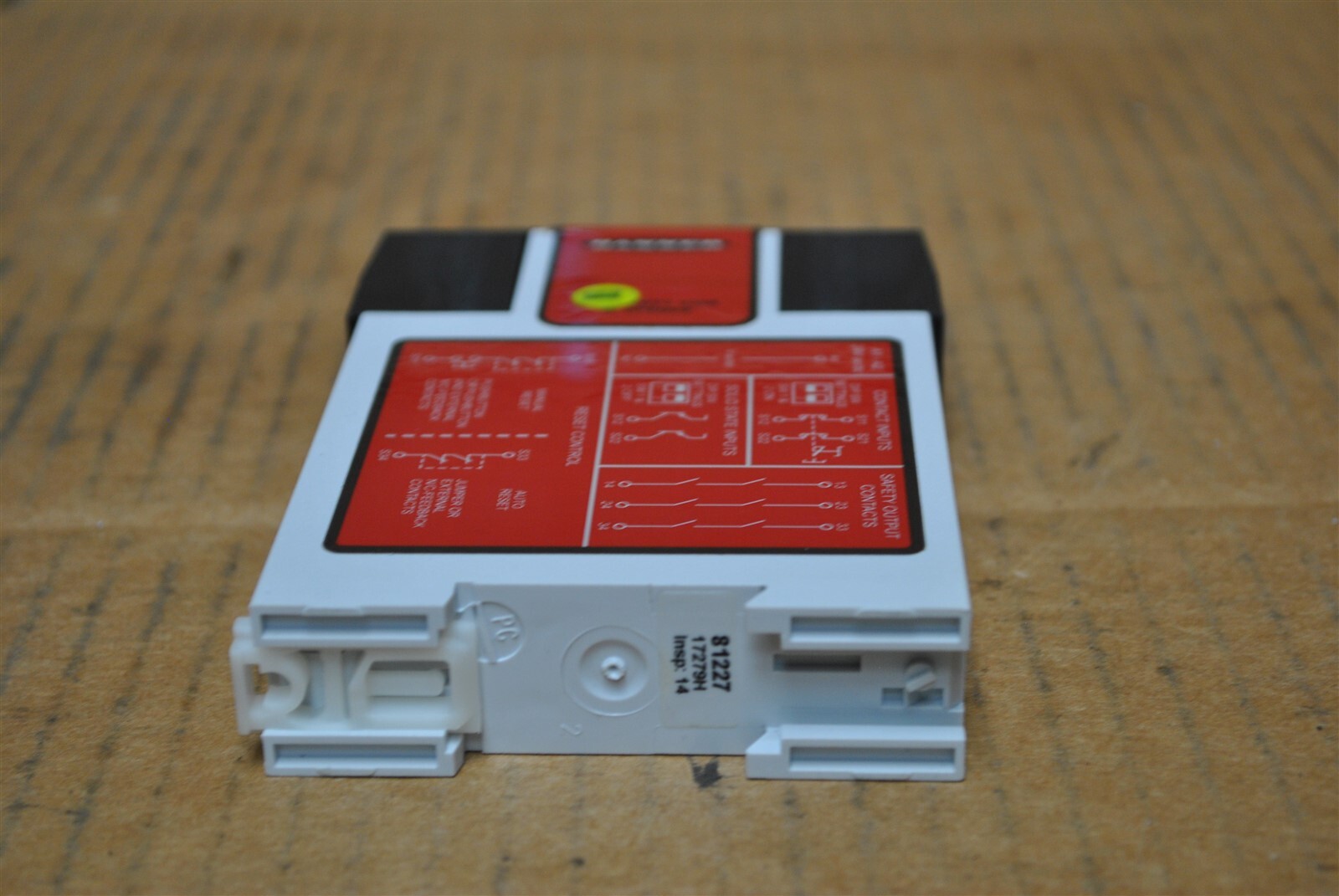 Banner Universal Input Safety Relay Part No. UM-FA-9A