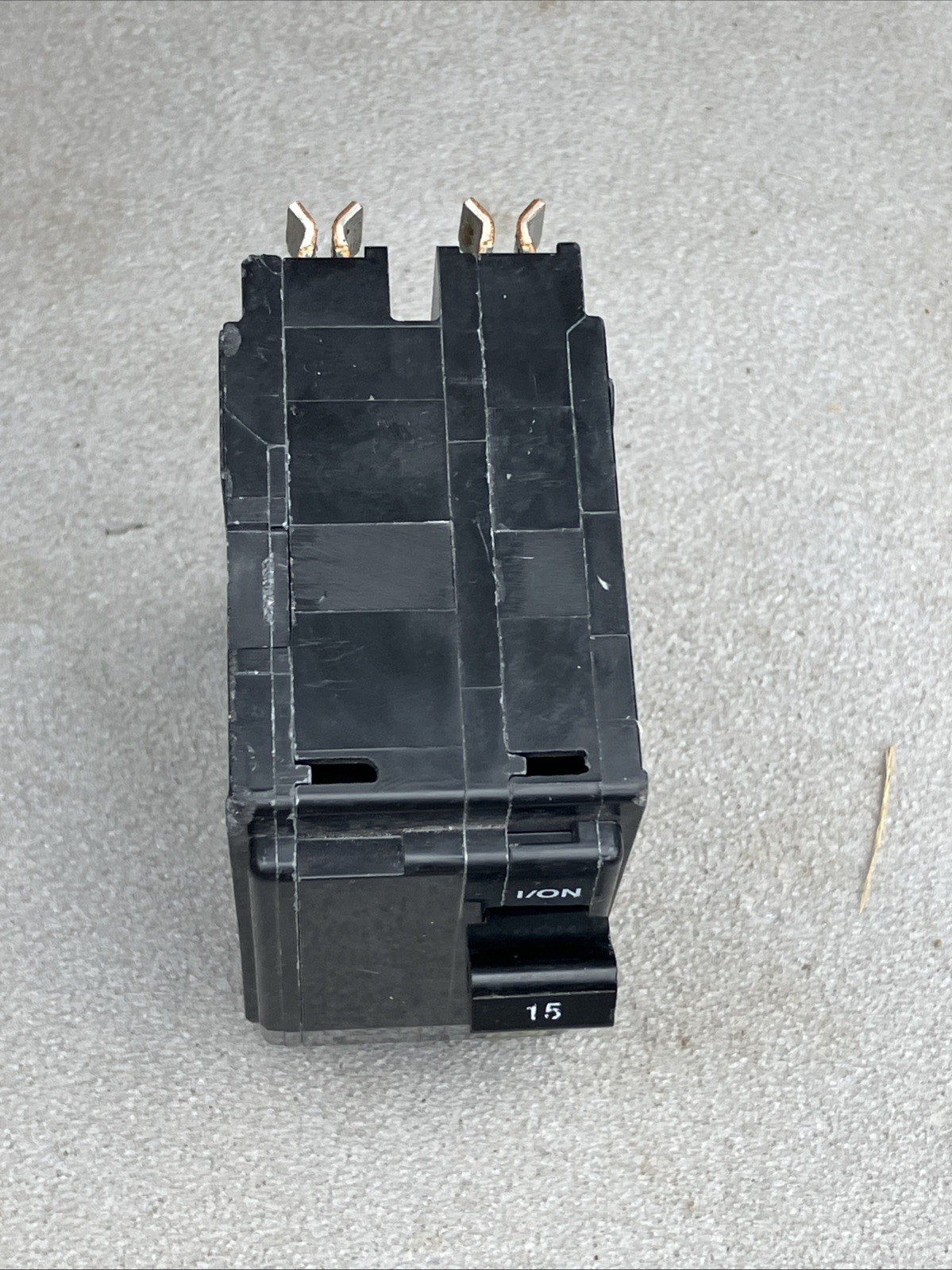 Square D QO215 15A Miniature Circuit Breaker 2-Pole QO 10kA Yellow D ~used
