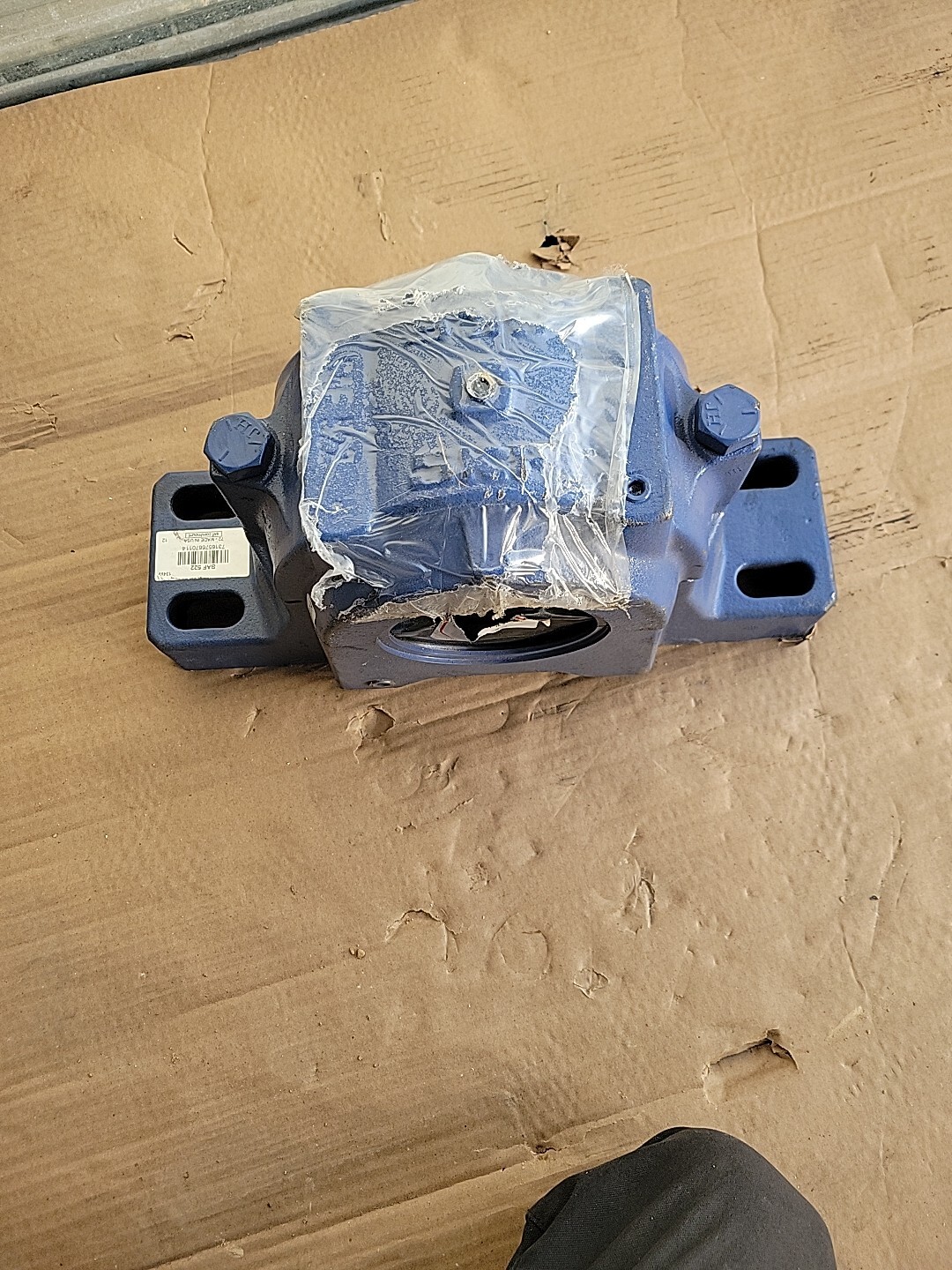 SKF SAF522 Uncoated Cast Iron Split Pillow Block Housing 4 Bolt Base NeW