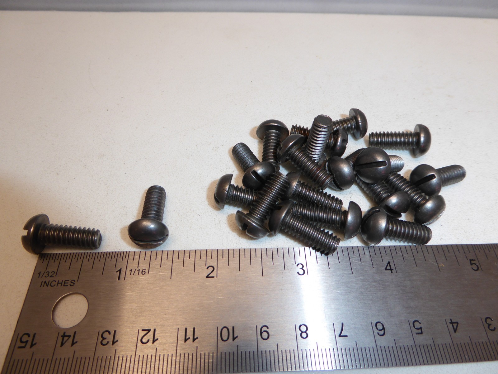 1/4-20 x 5/8″ Round Head Slotted Machine Screw Steel VINTAGE USA NEW Qty 20