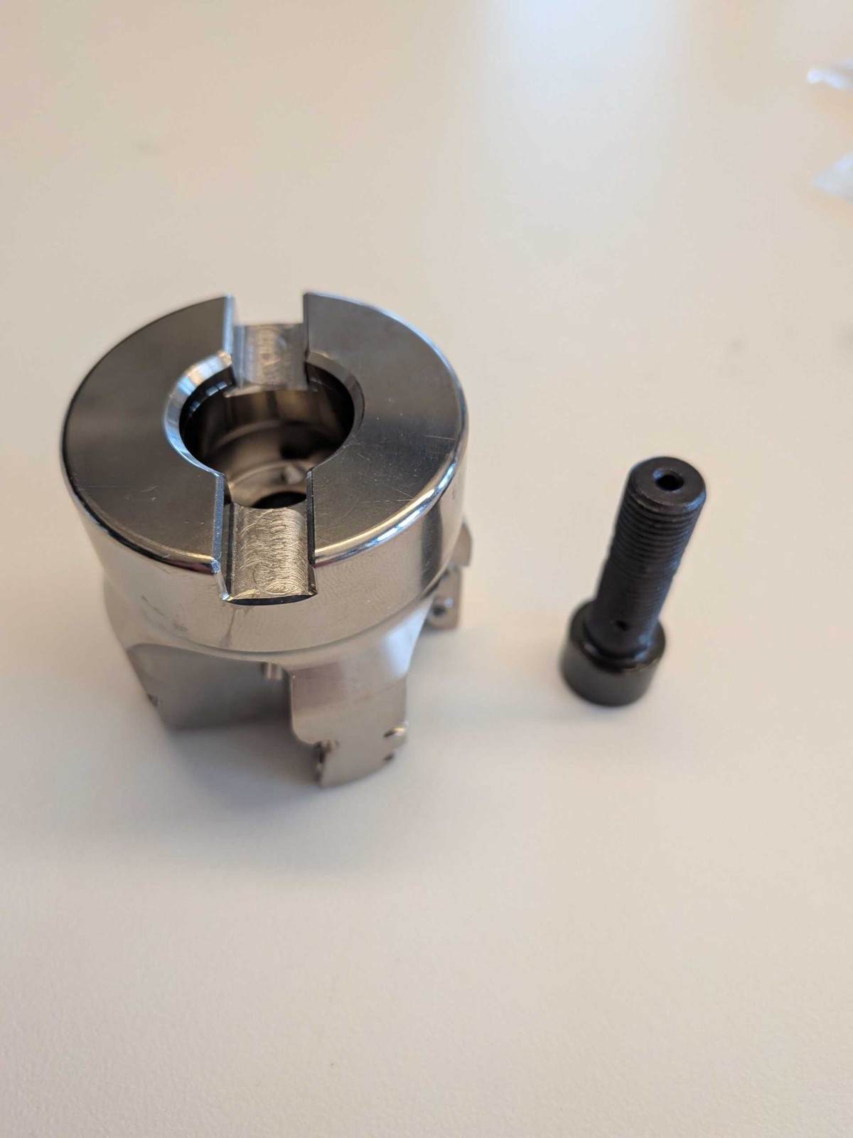 Mitsubishi AXD4000UR0204A Indexable Square-Shoulder Face Mill 2″ 50.8mm NEW