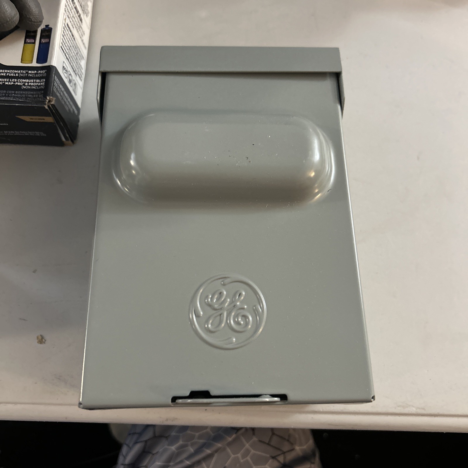 GE AC Disconnect Outdoor Switch 30A 120/240V TF30RCP