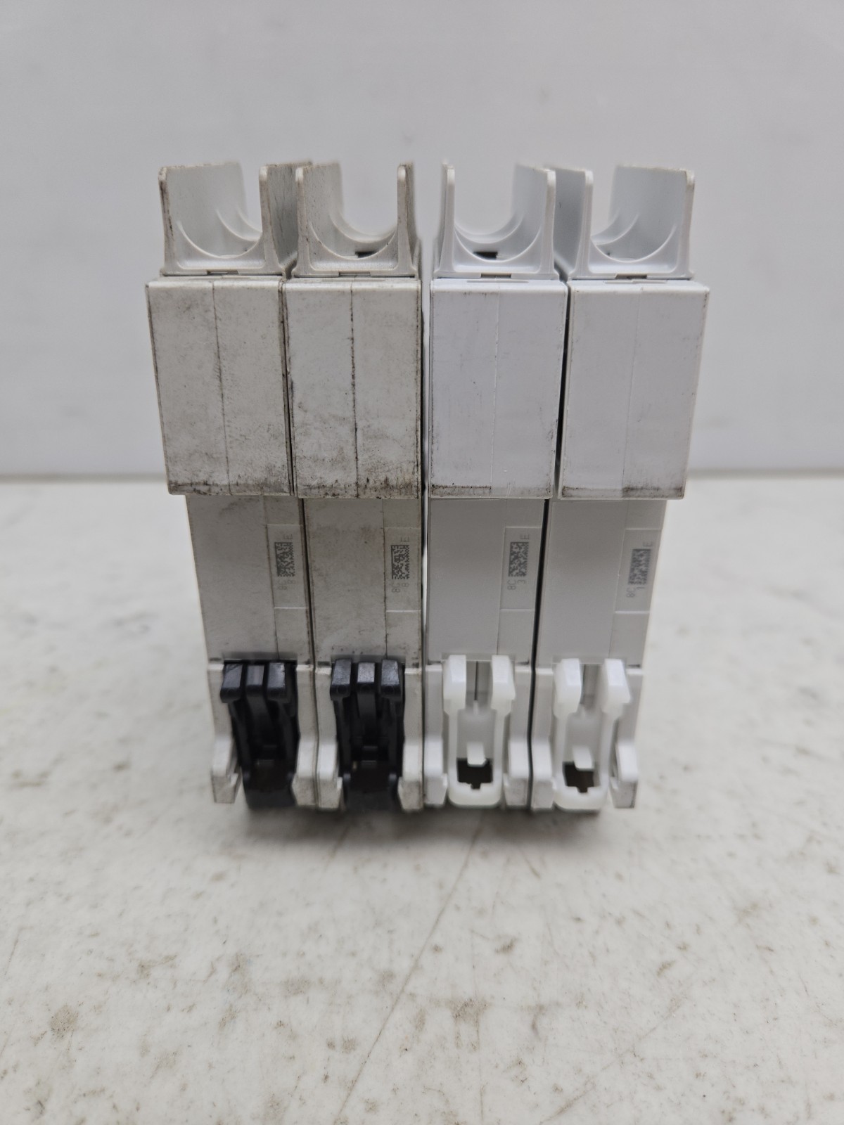 Mixed Lot of 24 Single Pole Miniature Circuit Breaker Mix of 1 to 40 Amp See Pic