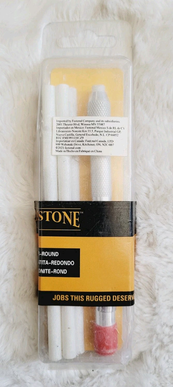 Blackstone® Soapstone Holder Kit w/ 5 Pieces Round Soapstone and 1 Holder