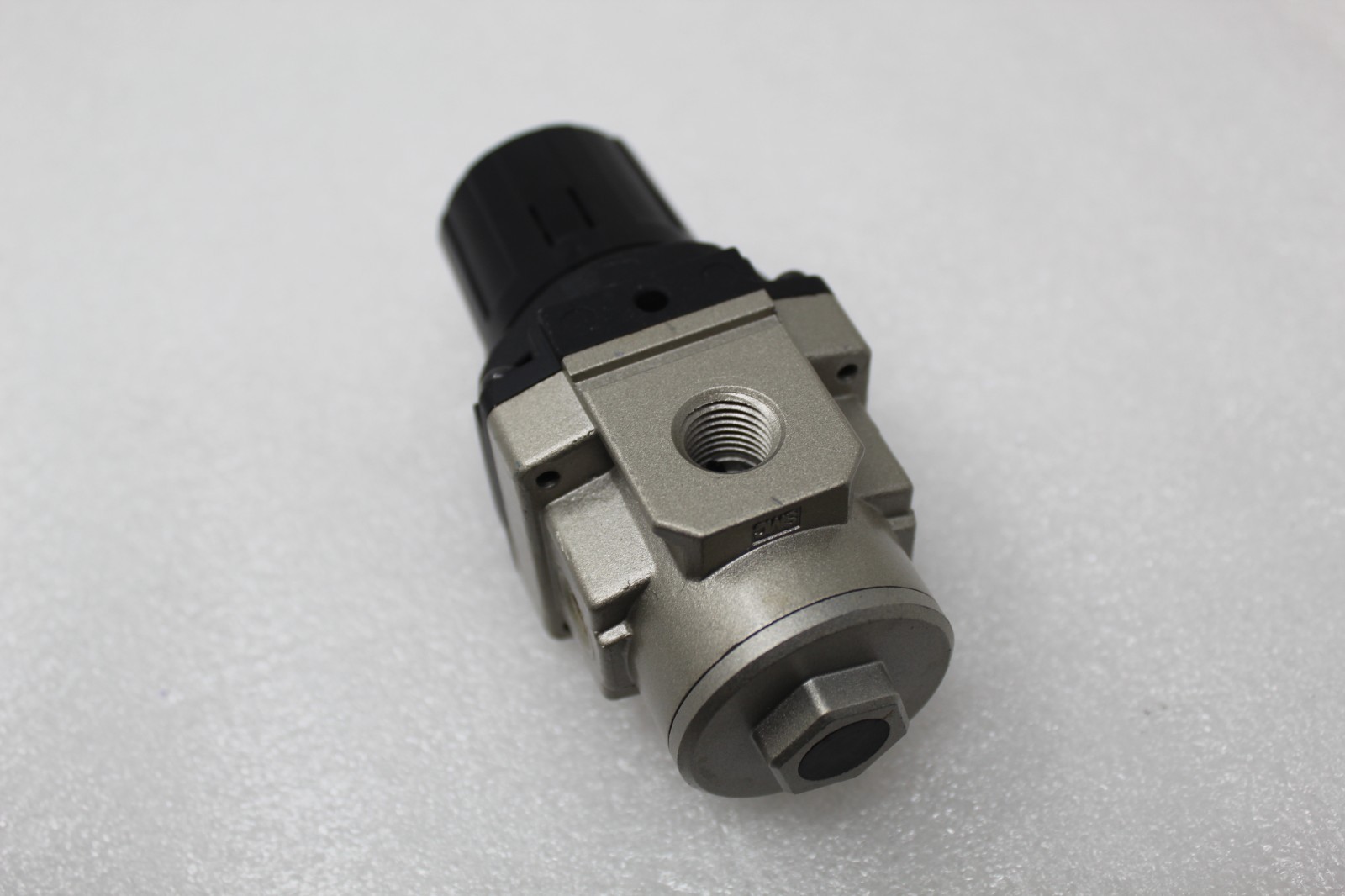 SMC NARP3000-N02 Precision Regulator, 0.005-0.3 MPa Set Pressure, 1/4″ NPT