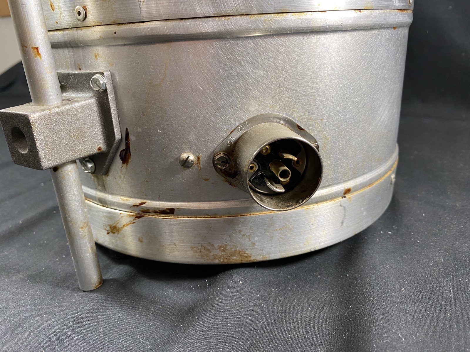 GLAS-COL 3 Liter 115 Volts 470 Watt Aluminum Housed Heating Mantle 100B TM112