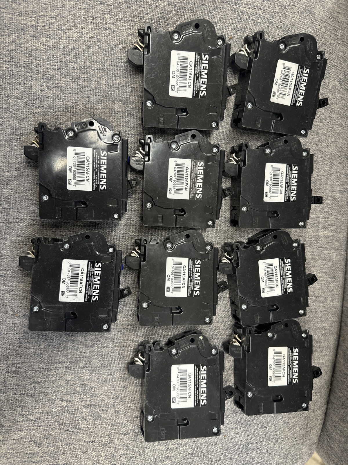 Lot of 10 – SIEMENS QA115AFCN 15A AFCI PLUG ON NEUTRAL (NO PIGTAIL WIRE)