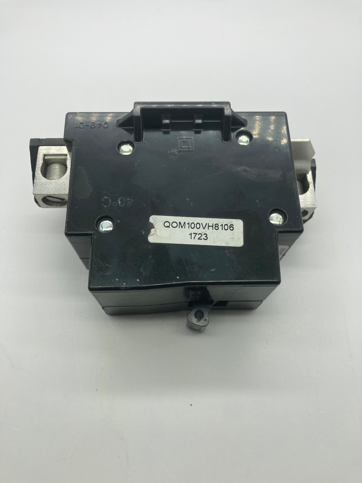 Square D QOM100VH8106 22kA 2 Pole 100 Amp QOM1 Bolt On Main Circuit Breaker NOS