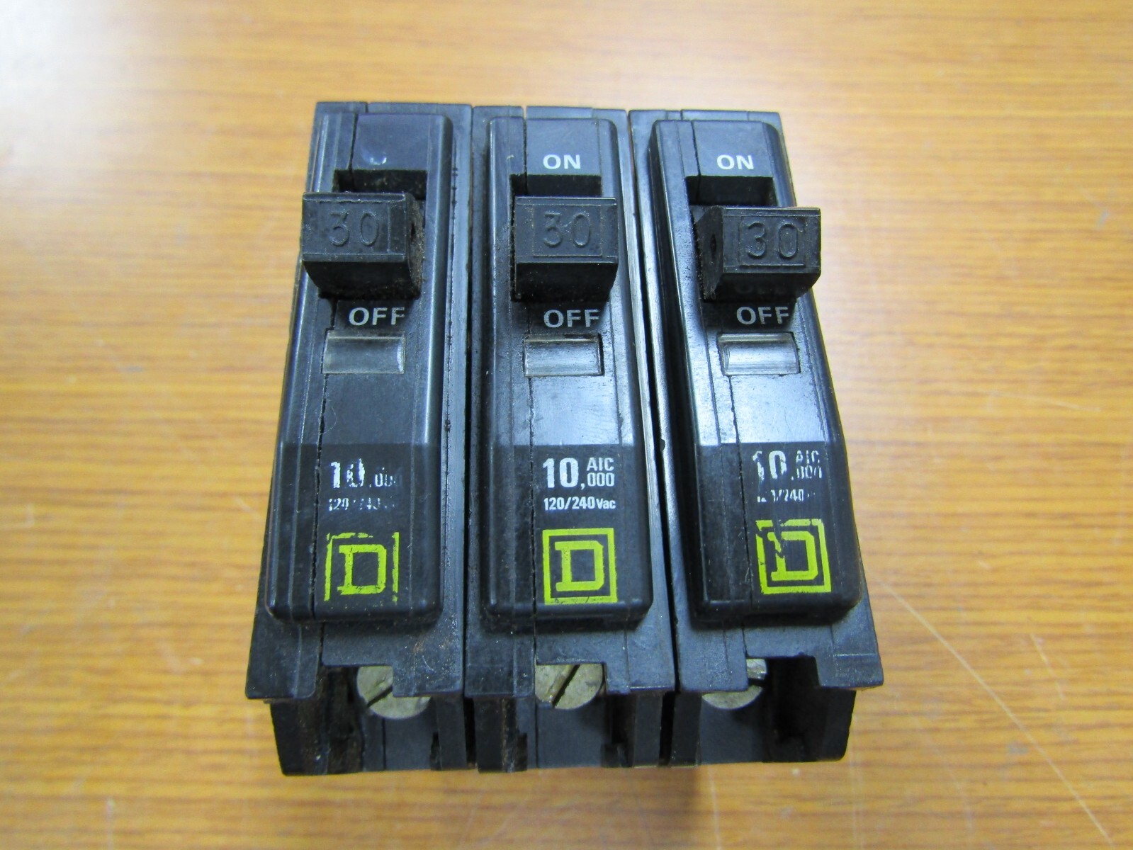 💥3) SQUARE D 30 AMP CIRCUIT BREAKER 1 POLE 240 VAC QO130