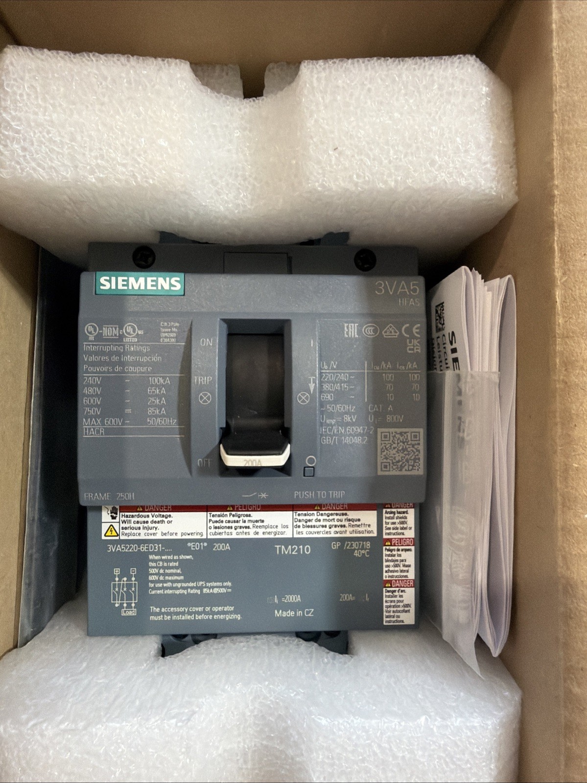 Siemens 3VA5220-5EC31-0AA0 200Amp 3-Pole Molded Case Breaker New In Box!!!!!!!!!