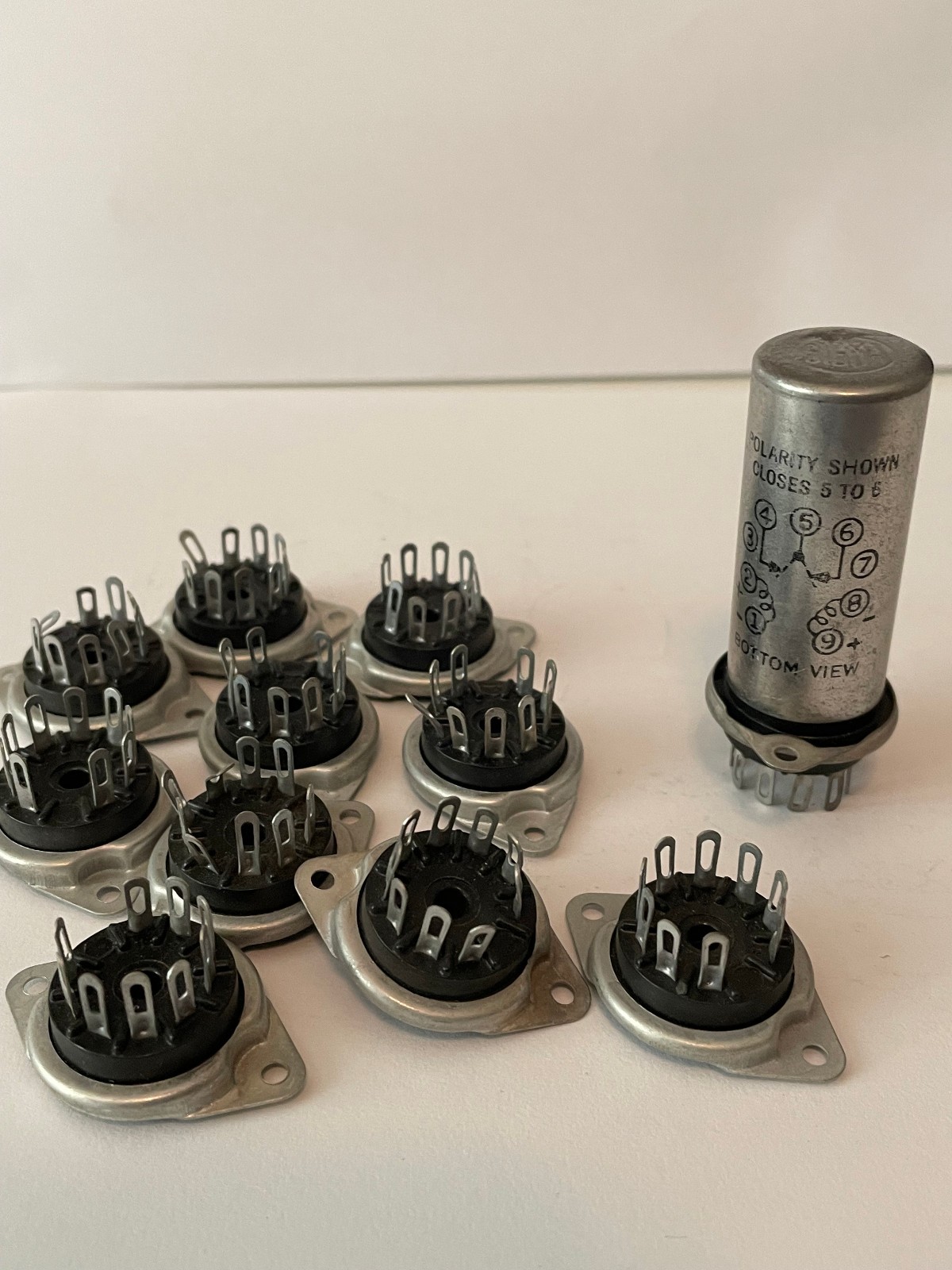 Huge Lot of 32 Vintage SIGMA Instruments Relay 9 pin 92910 Cylinder & Sockets