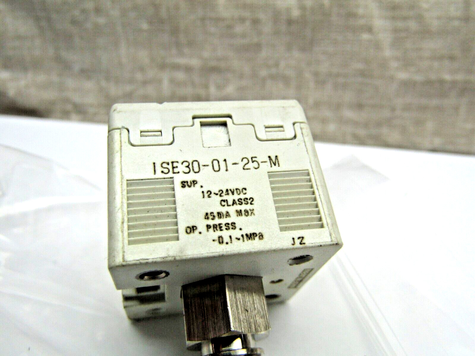 SMC 1SE30-01-25-M Pressure Sensor **USED**