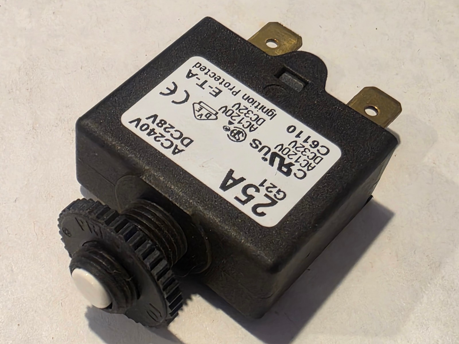 (3 pcs) E-T-A Circuit Breaker 1658-G21-02-P10-25A, 25A, Bass 106-1093-025 (NOS)