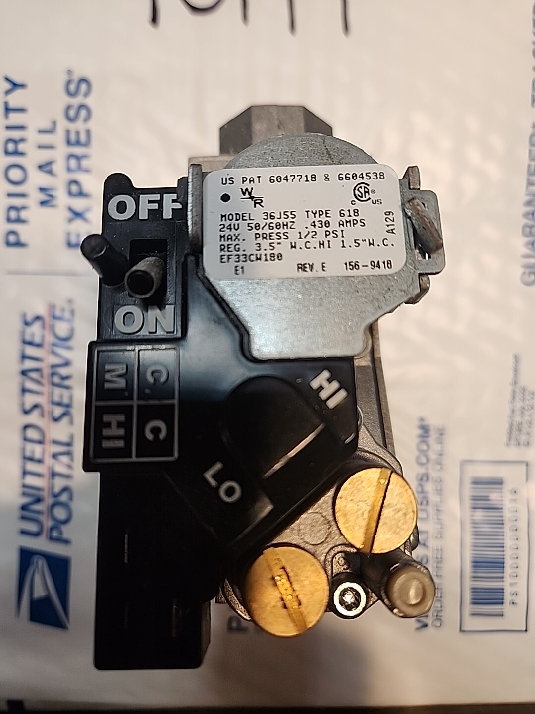 White Rodgers Furnace Gas Valve 36J55 618 EF33CW180