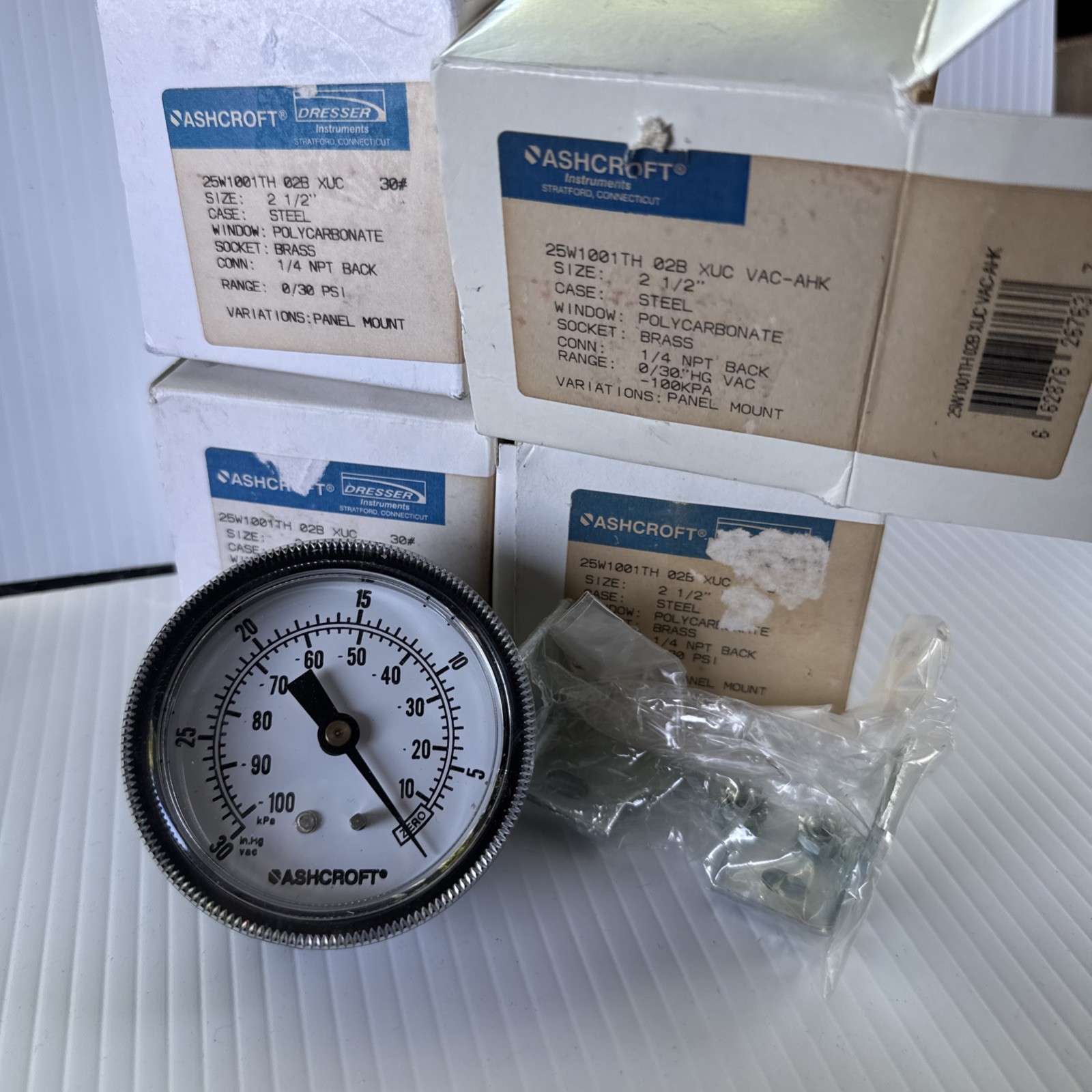 4-Ashcroft 25W100TH02B XUC Pressure Gauges Panel Mount 2.5” 0-30 PSI 1/4″ NPT