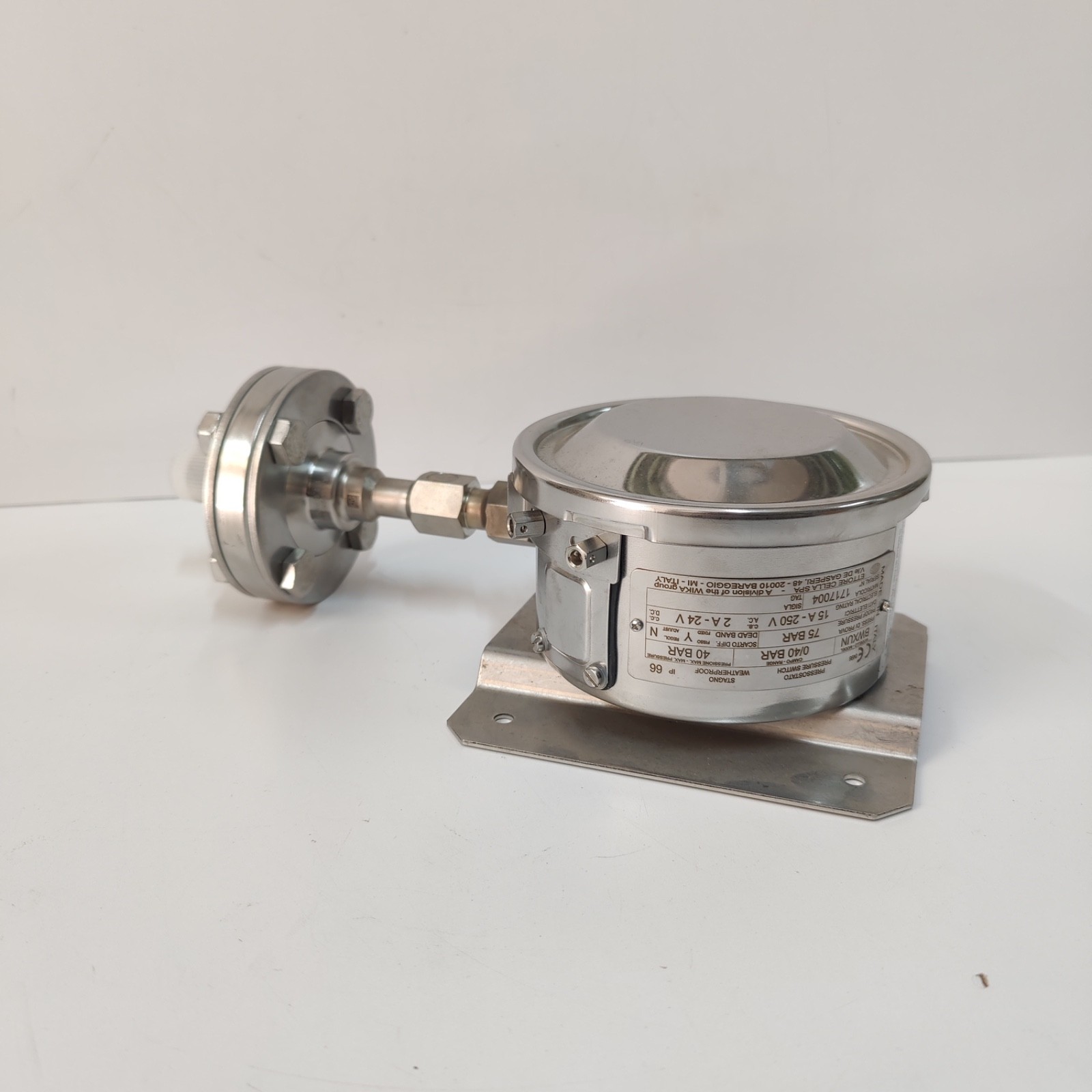 WIKA BWXUN TEMPERATURE PRESSURE SWITCH 0/40 BAR 40 BAR 75 BAR