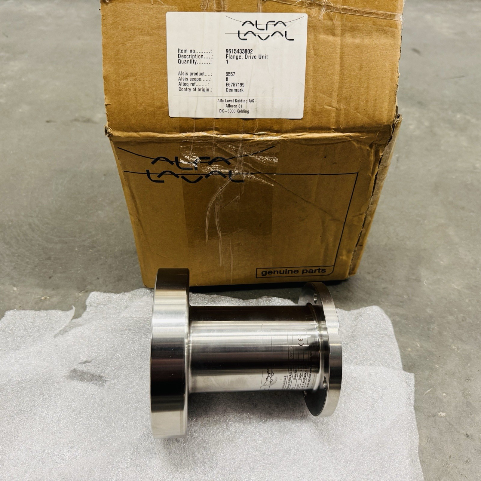 Alfa laval 9615433802 Drive Unit Flange / Type: WP81-300-IE4-Blue-E