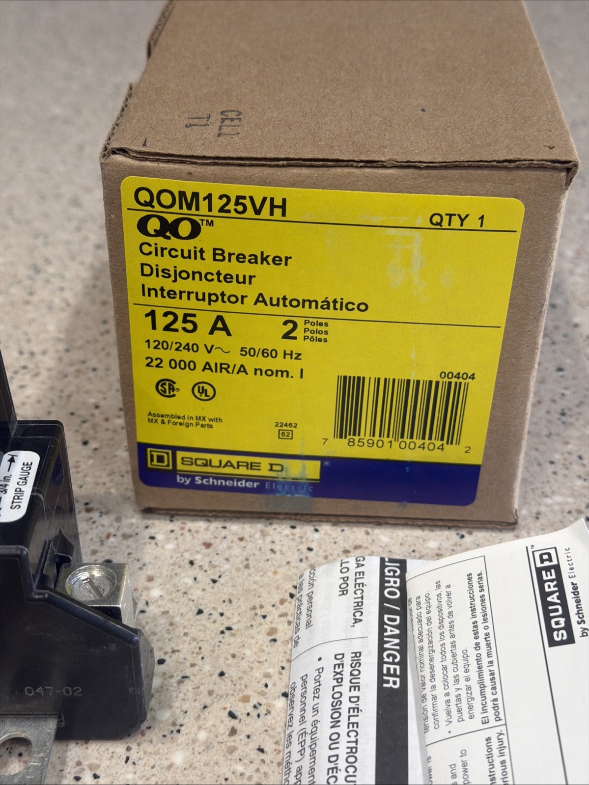 Square D QOM125VH 22kAIC 120/240V 125A 2P Circuit Breaker *NEW IN BOX* US SELLER