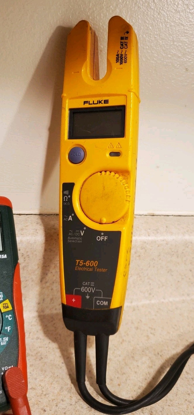 Fluke T5-600 Handheld Electrical Tester w/Leads + EXTECH MULTIMETER MN15A EUC