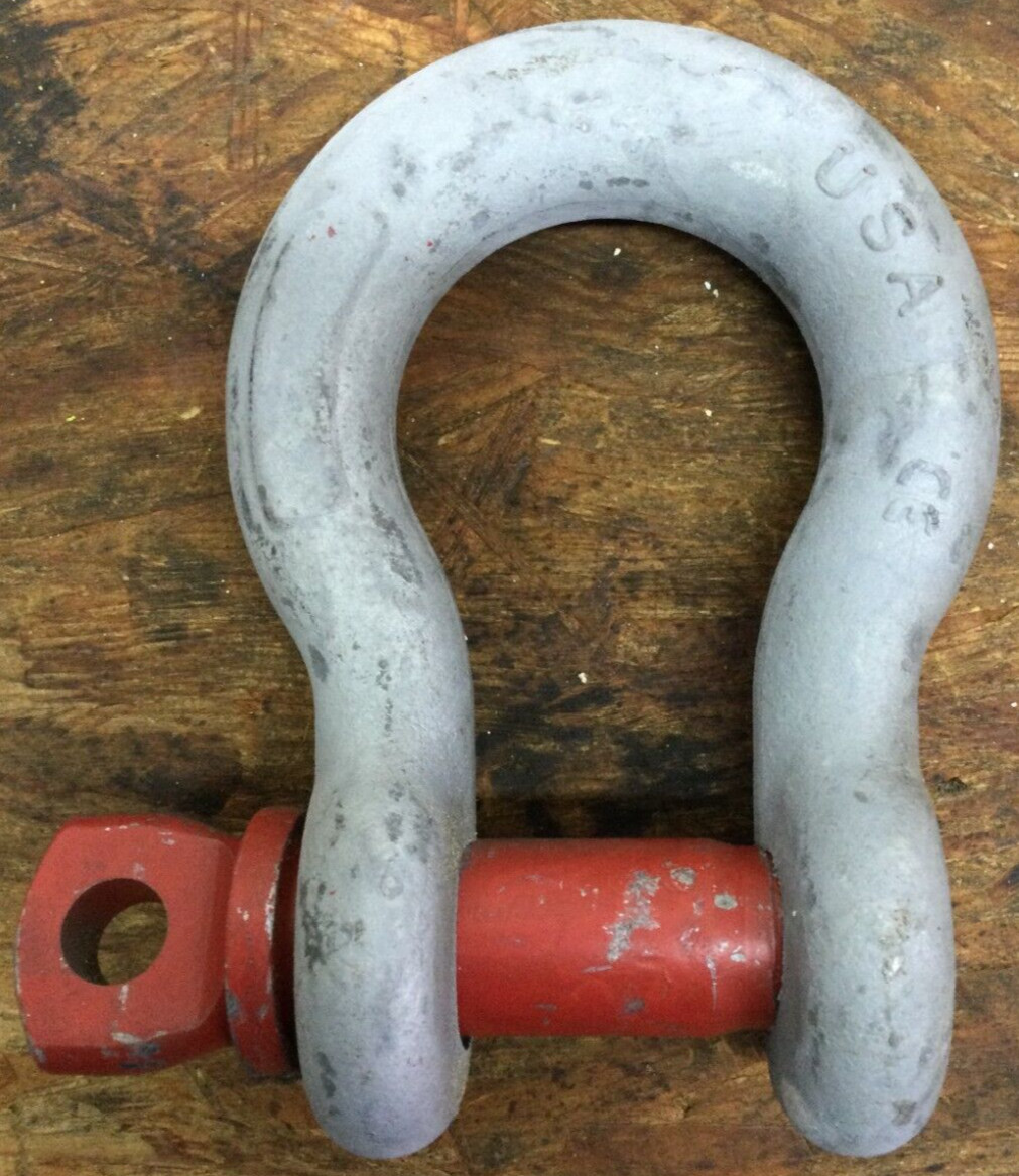 Crosby 1018552 1-1/8″ G-209 Screw Pin Anchor Shackle – 9-1/2 Ton WLL
