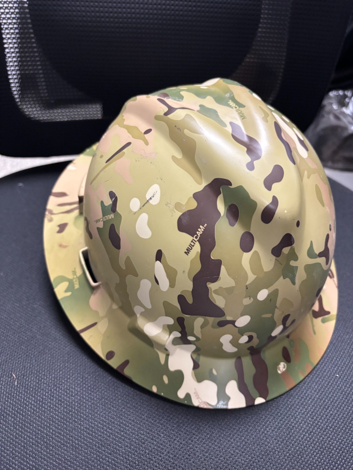 CAMOUFLAGE MSA V-GARD FULL BRIM HARD HAT