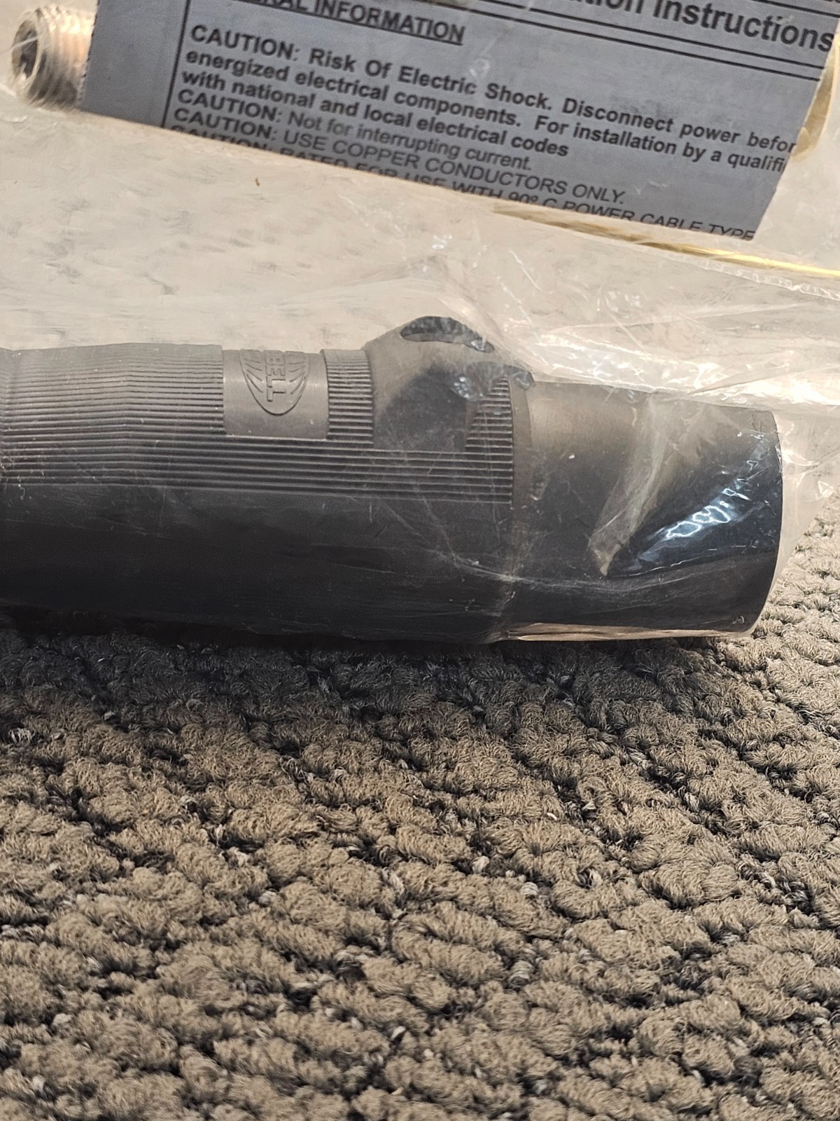 Hubbell HBL400MBK: Single Pole Male Plug 600V AC/DC 400 Amp