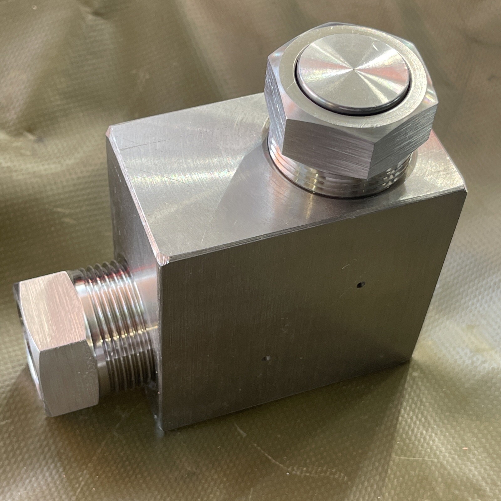 HiP 30-22HF16 Elbow High Pressure Fitting 30,000 PSI See Pictures