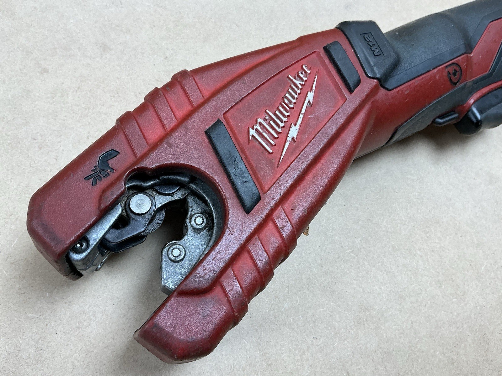 Milwaukee 2471-20 M12 Cordless Copper Tubing Cutter FOR PARTS OR REPAIR