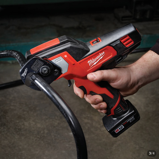 Milwaukee M12 CC-402C Cable Cutter Kit 2x 4.0Ah Batteries Charger Case 12V