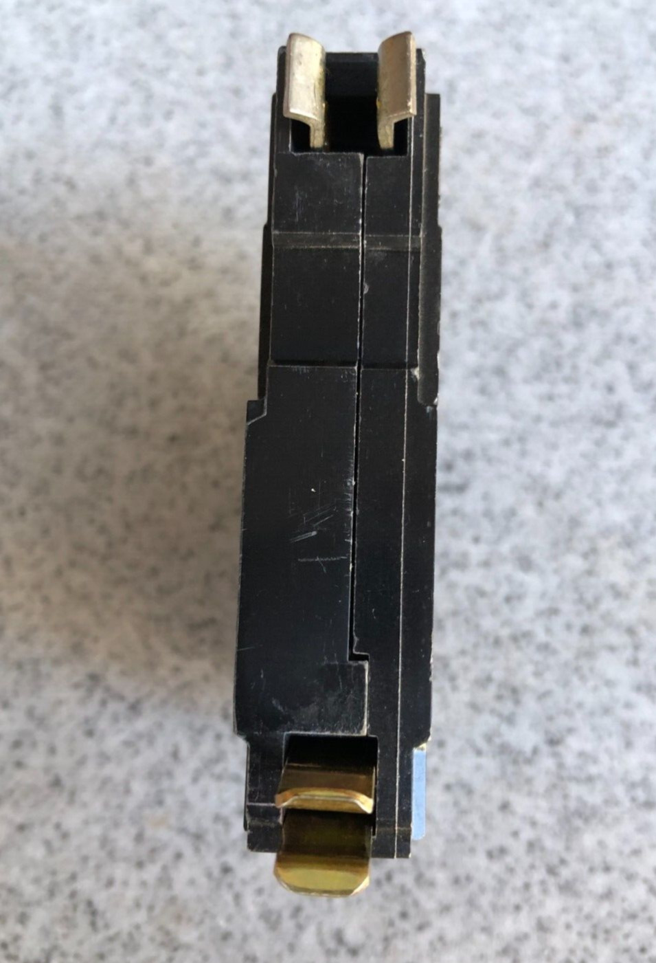 SQUARE D QO130VH 1P 30A 120V 22K plug-in circuit breaker