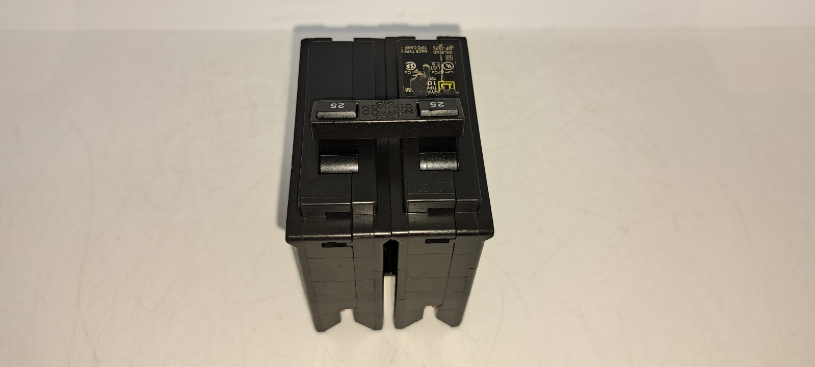 Square D HOM225 2 Pole 25 Amp 120/240v Type HOM Circuit Breaker