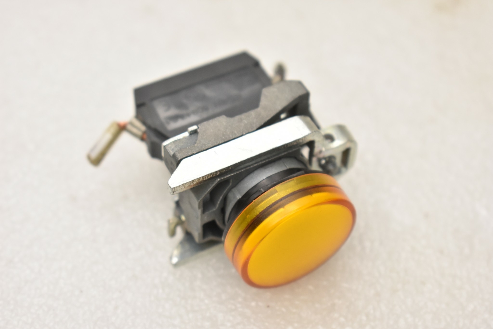 Telemecanique ZBV18-B5 Flashing Orange Light Block 24VAC/DC 50-60HZ