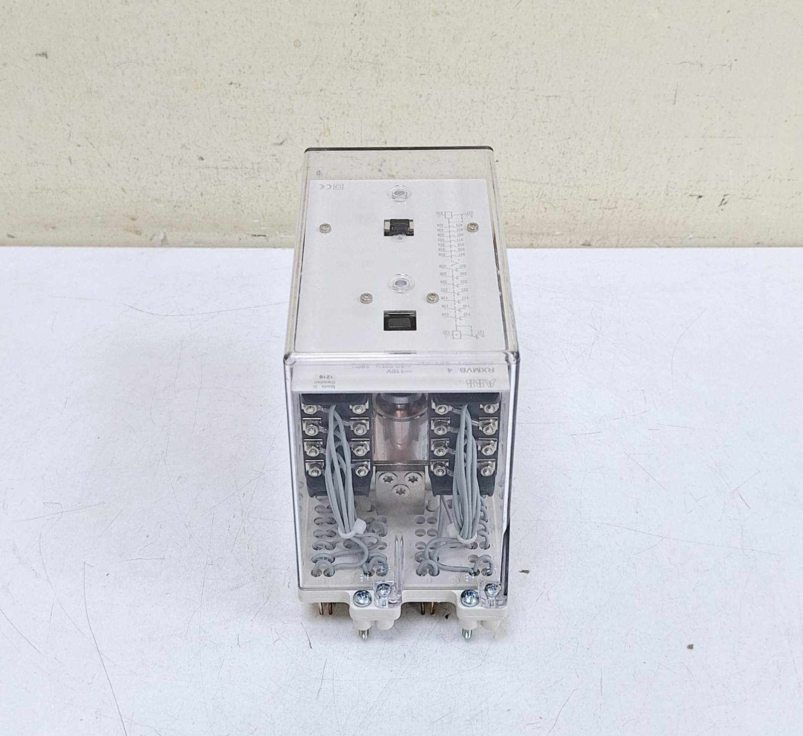 ABB RXMVB 4 / RK 251 401-AN Bistable Relay 110VAC 50-60Hz 380V