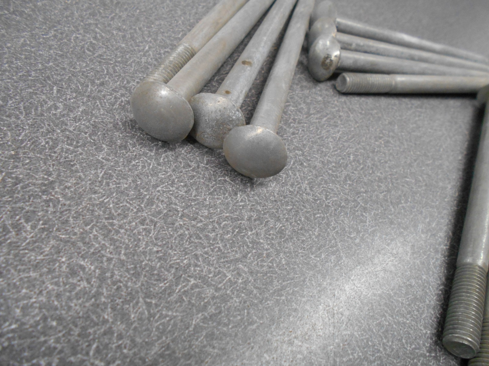 Carriage Bolt 7/16″ x 8.00″. Carriage Bolts. (LOT OF 12), Grade 2, Coarse. NOS!