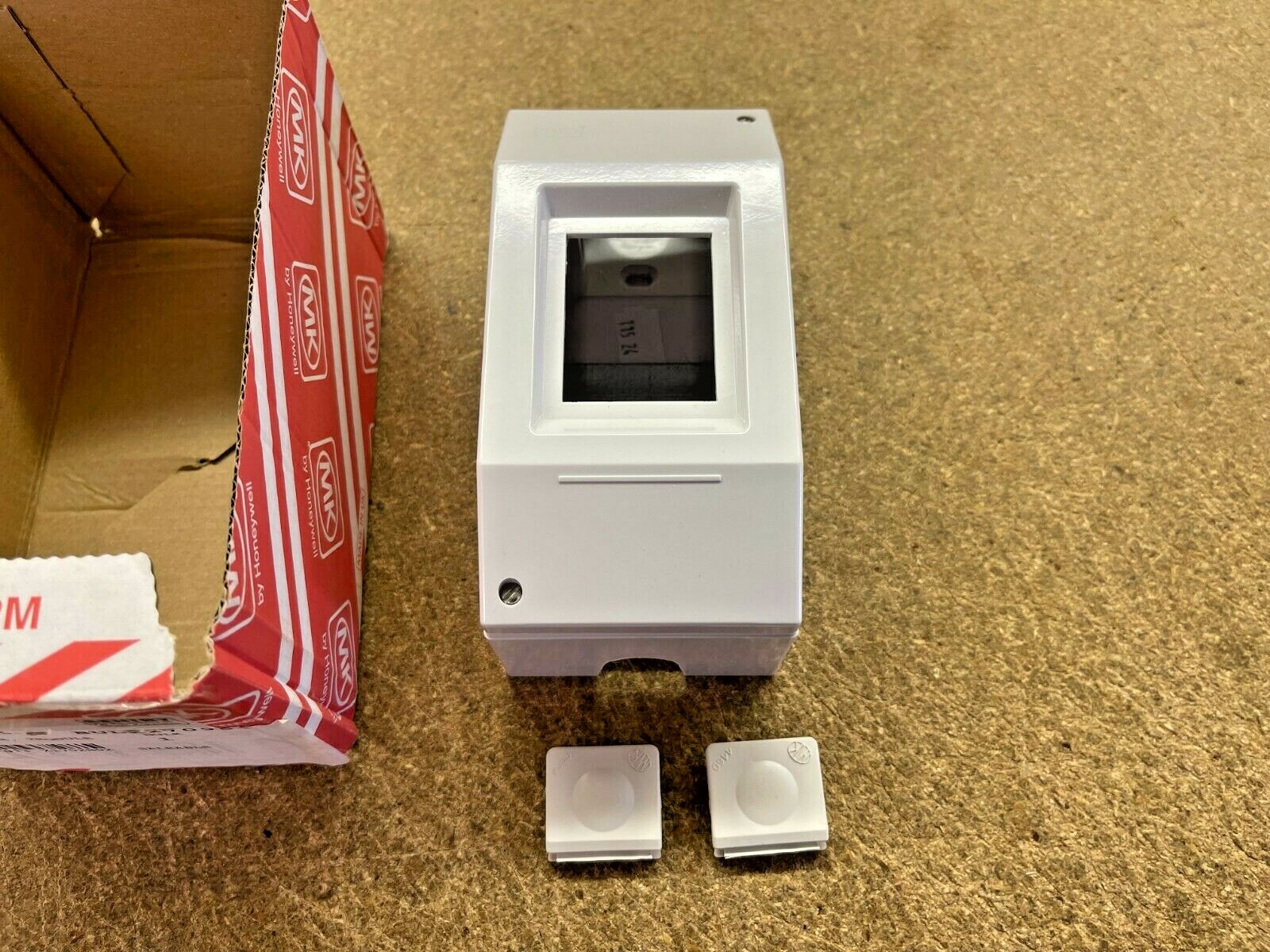 5502s, SENTRY INSULATED CIRCUIT PROTECTION, IP30 ENCLOSURE