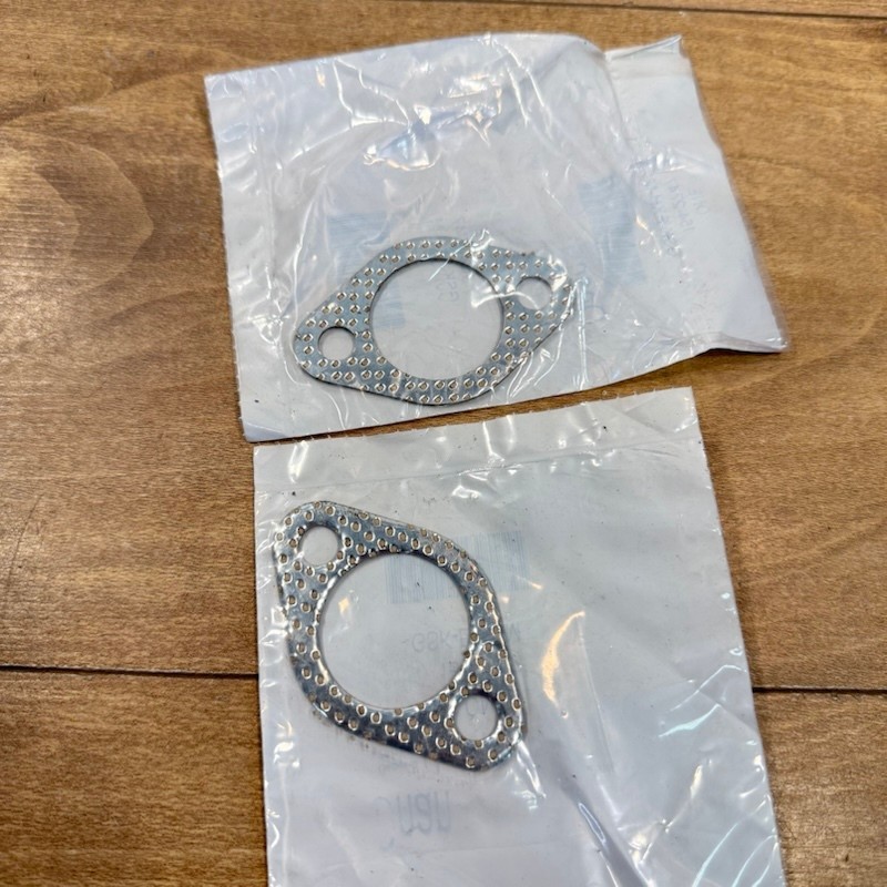 New ONAN OEM NOS EXHAUST MANIFOLD GASKET QTY:2 / 154-2747