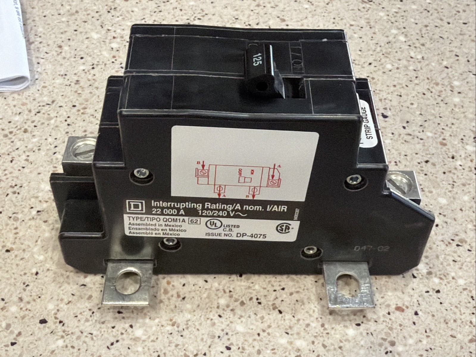Square D QOM125VH 22kAIC 120/240V 125A 2P Circuit Breaker *NEW IN BOX* US SELLER