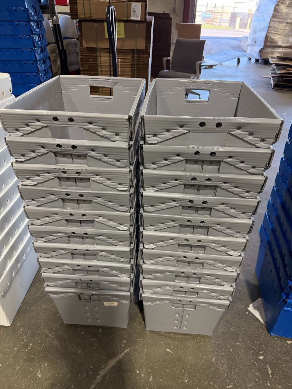 Lot of 40 Corrugated Plastic Postal Mail Type Totes Bin 18.5″L x 13.5″W x 11.5″H