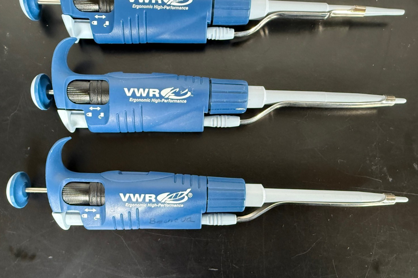 VWR Set of 6 Pipettes w/Stand 0.1-2, 0.5-10, 2-20, 10-100, 20-200, 100-1000 uL