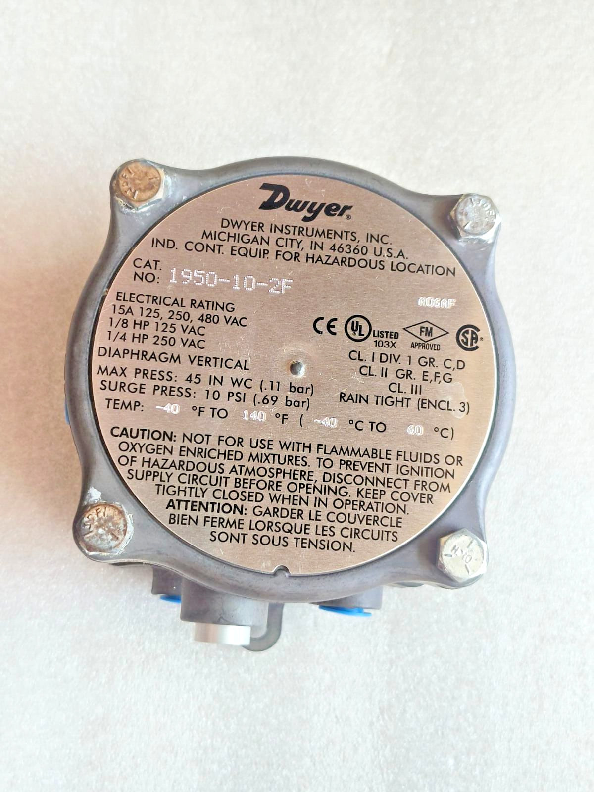 DWYER 1950-10-2F EXPLOSION PROOF DIFFRENTIAL PRESSURE SWITCH NEW# FREE SHIPPING.